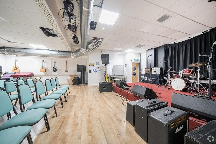 64 Brunswick St W, Hove for sale - Interior Photo - Image 3 of 7