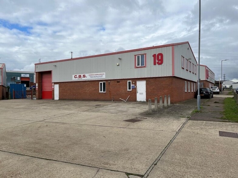 Grange Way, Colchester to rent - Building Photo - Image 2 of 13