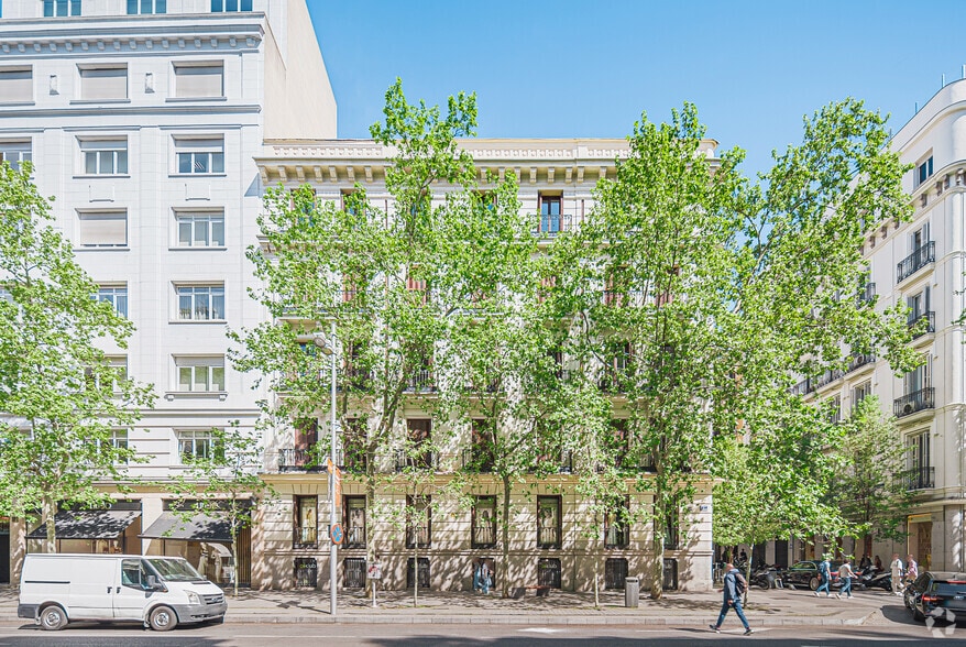 Co-working Space in Madrid, Madrid to rent - Primary Photo - Image 1 of 5