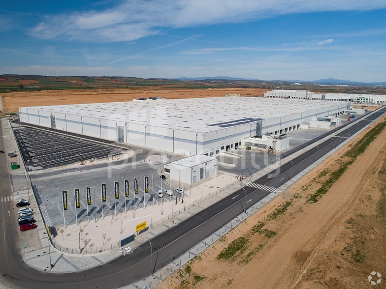 Calle Hispano Suiza 2 Suelo Parcela G-cli-2.3, Marchamalo, Guadalajara to rent - Building Photo - Image 3 of 6