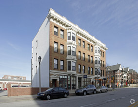 624-632 E Ogden Ave, Milwaukee, WI for rent Building Photo- Image 1 of 7