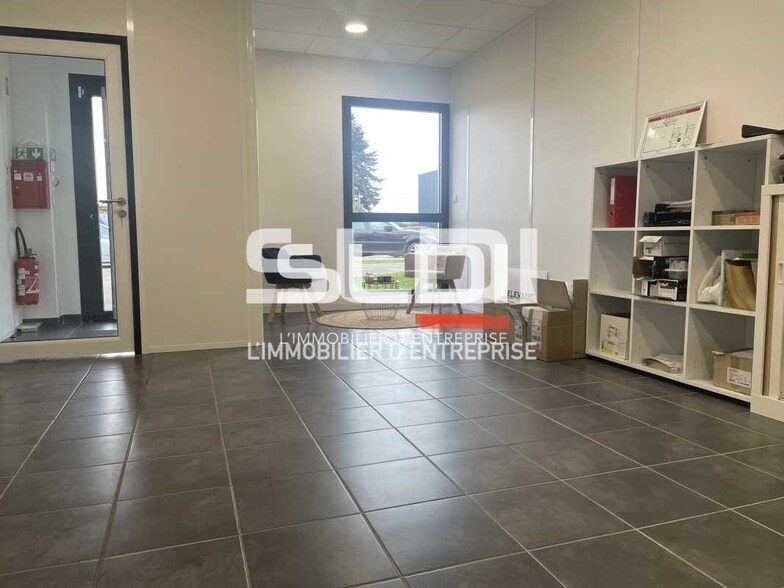 155 Route De Grenoble, Saint-Priest to rent - Interior Photo - Image 2 of 7