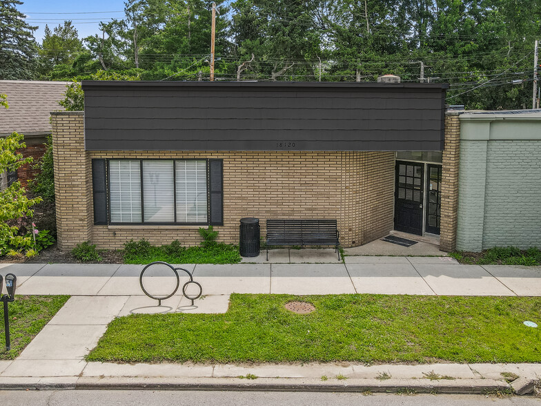 18120 Mack Ave, Grosse Pointe, MI for rent - Primary Photo - Image 1 of 24