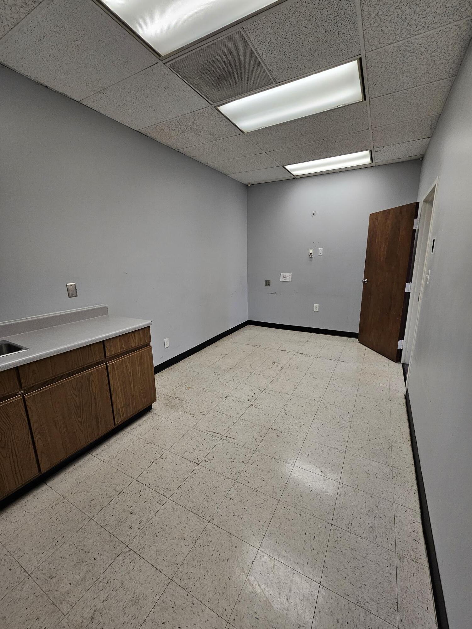 3050 Presidential Dr, Atlanta, GA to rent Interior Photo- Image 1 of 7