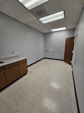 3050 Presidential Dr, Atlanta, GA to rent Interior Photo- Image 1 of 7