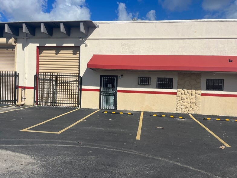 13740 NW 19th Ave, Opa Locka, FL to rent - Building Photo - Image 3 of 25