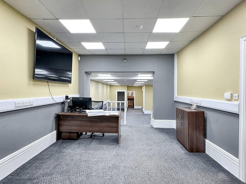 5 South Para, Doncaster to rent - Building Photo - Image 3 of 14