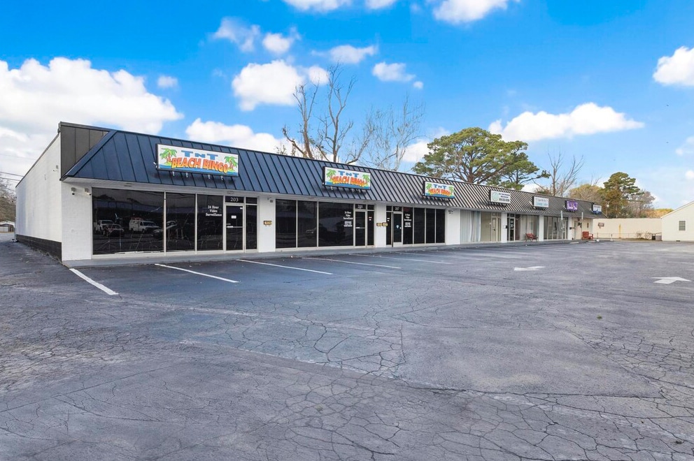 203-213 Henderson Dr, Jacksonville, NC for sale Building Photo- Image 1 of 1