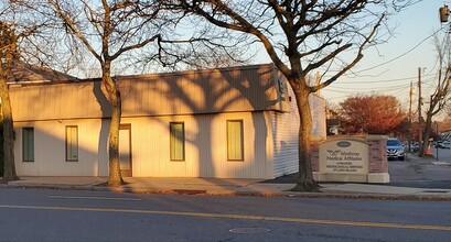 880 N Broadway, Massapequa, NY for sale Primary Photo- Image 1 of 1