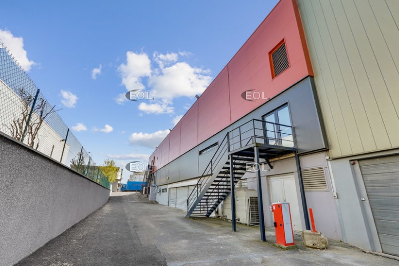 Industrial in Créteil to rent - Building Photo - Image 1 of 5