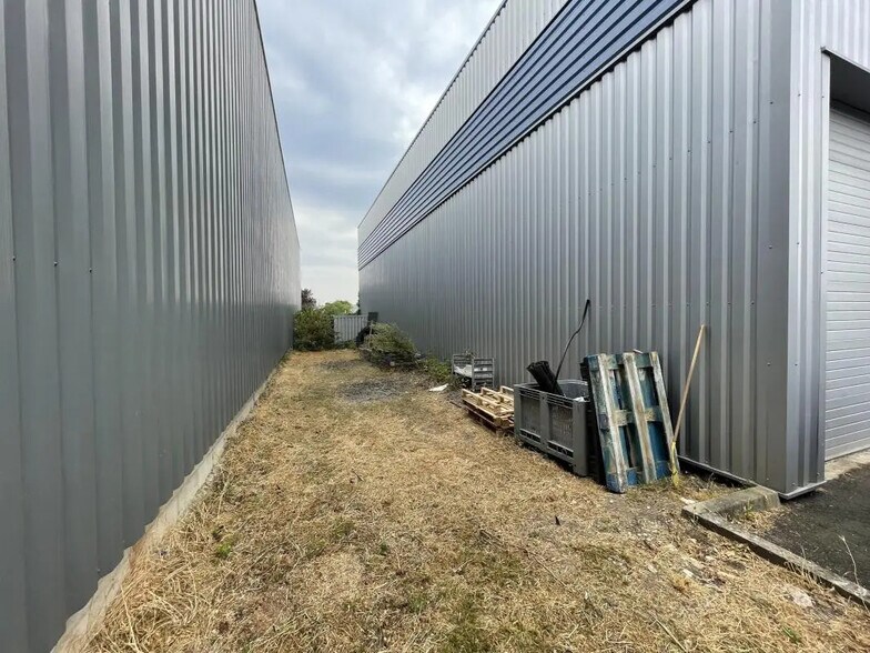 Light Industrial in Herblay-sur-Seine to rent - Building Photo - Image 3 of 6