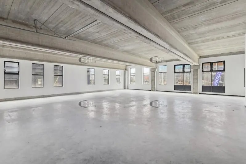 Light Industrial in Nanterre to rent - Building Photo - Image 3 of 11