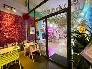 Retail in Barcelona, Barcelona to rent Interior Photo- Image 2 of 20