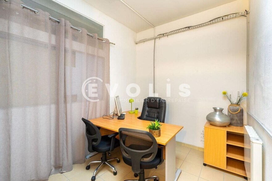Office in Clamart to rent - Interior Photo - Image 3 of 6