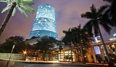 100 SE 2nd St, Miami, FL to rent Building Photo- Image 1 of 6