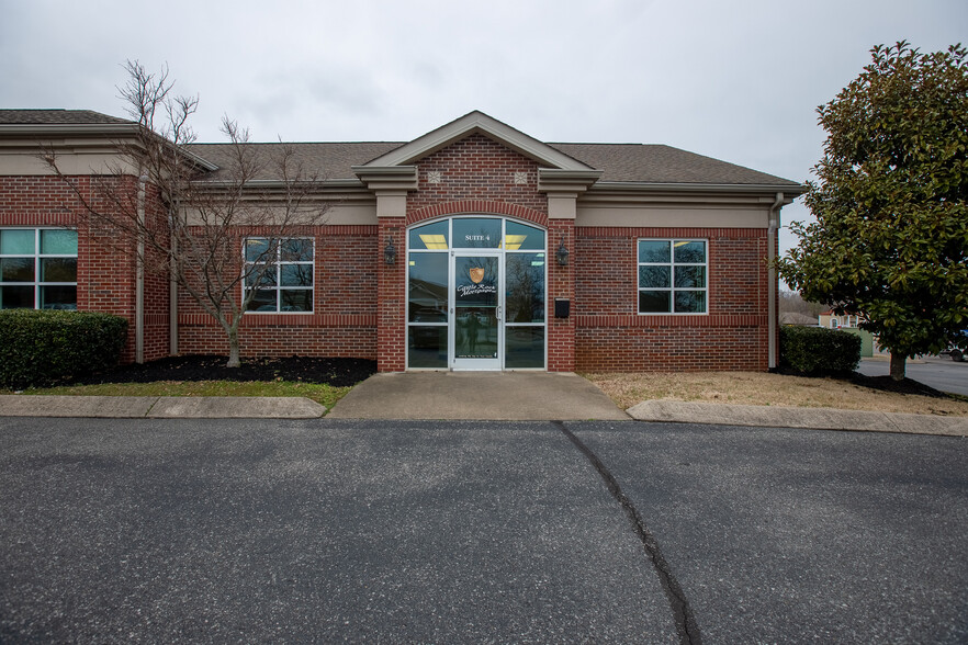 120 Center Pointe Dr, Clarksville, TN for sale - Building Photo - Image 1 of 1