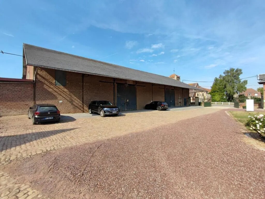 Location Entrepôt 625 m² - Photo 1