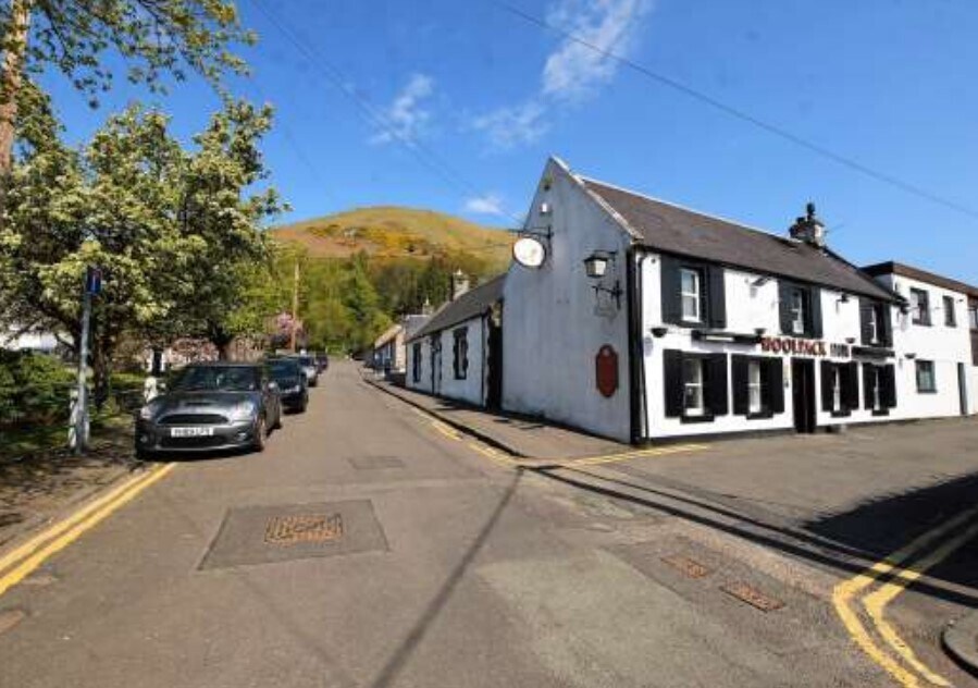 1-3 Glassford Sq, Tillicoultry for sale Primary Photo- Image 1 of 1