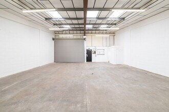 11 Shipston Close, Worcester to rent Interior Photo- Image 2 of 5