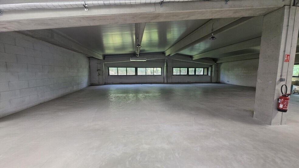 Light Industrial in Hyères for sale - Interior Photo - Image 3 of 9