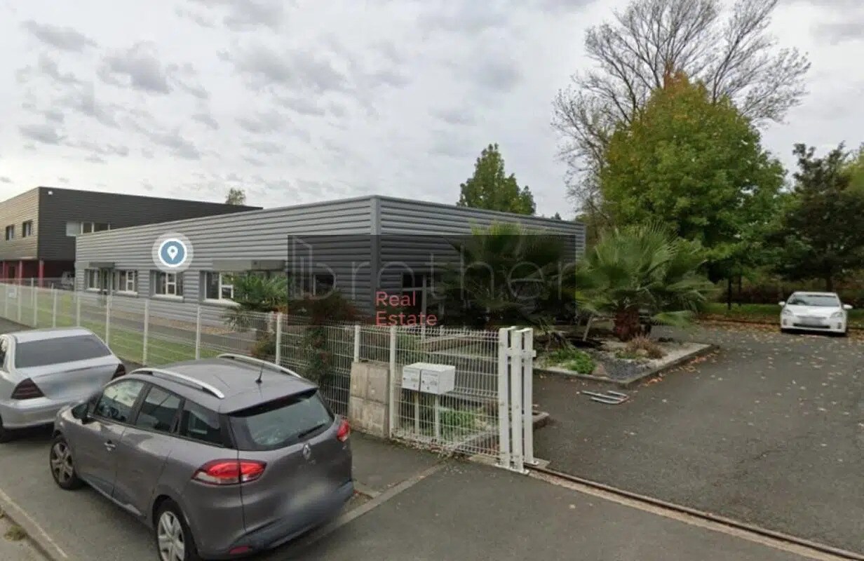 Office in Bordeaux to rent Building Photo- Image 1 of 2