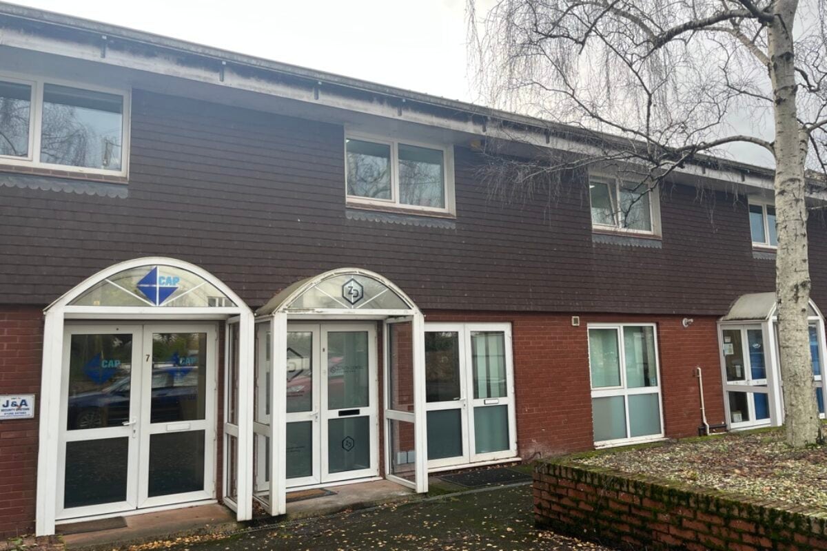 Harrington Ln, Exeter to rent Primary Photo- Image 1 of 4