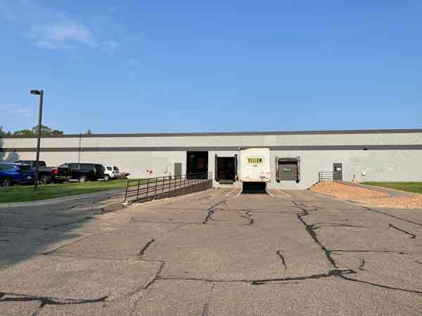 4100 Peavey Rd, Chaska, MN for rent - Building Photo - Image 1 of 2