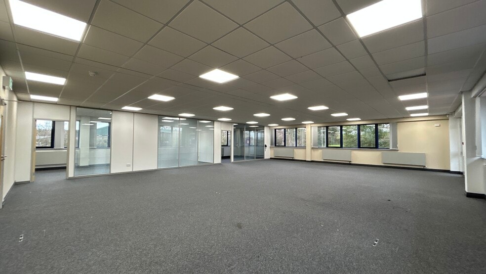 2 Wilmslow Rd, Wilmslow to rent - Building Photo - Image 3 of 18