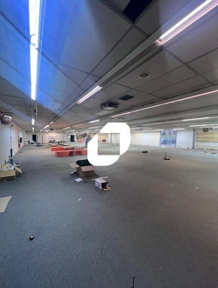 Light Industrial in Couilly-Pont-aux-Dames to rent - Interior Photo - Image 2 of 6