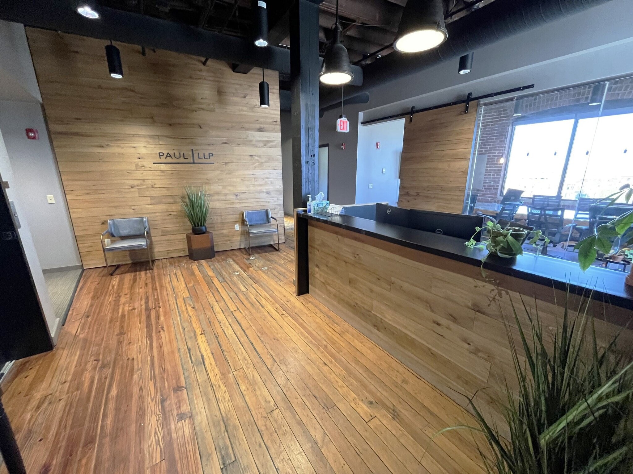 601 Walnut St, Kansas City, MO to rent Interior Photo- Image 1 of 12