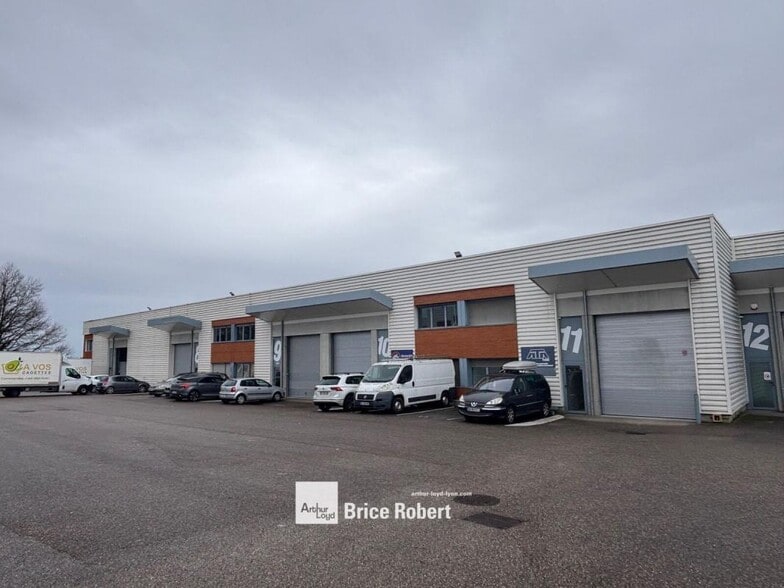 Light Industrial in Saint-Priest to rent - Building Photo - Image 2 of 9