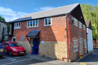 Mill Ln, Godalming to rent Primary Photo- Image 1 of 2