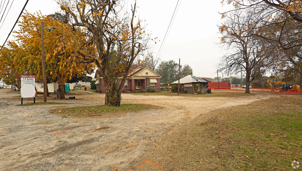 638 Bluff Rd, Columbia, SC for sale - Primary Photo - Image 1 of 1