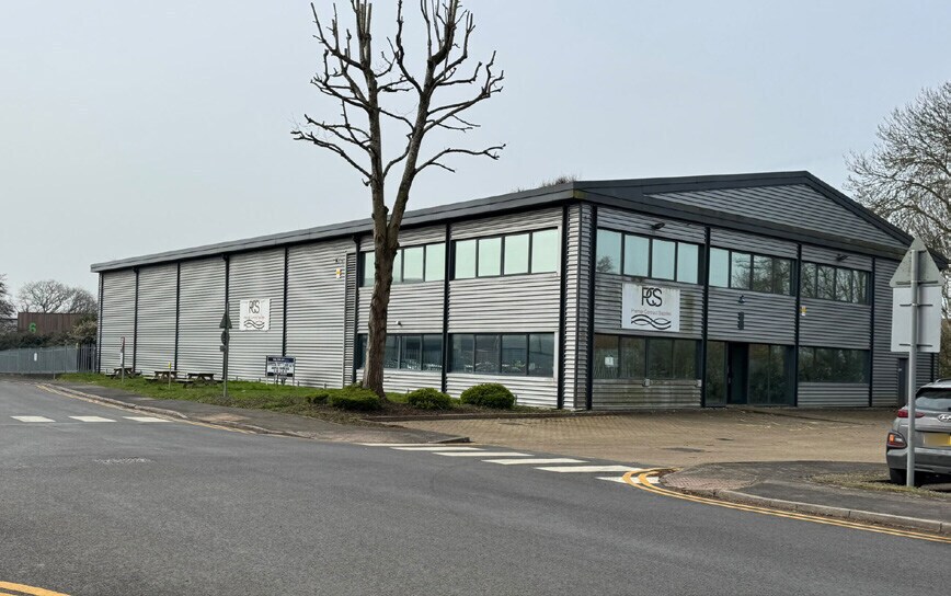 Unit 9 Cramptons Rd, Sevenoaks to rent - Building Photo - Image 2 of 4