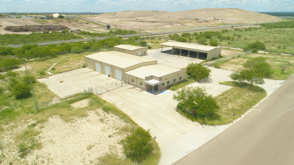 104 S Aviator Rd, Laredo, TX for sale - Primary Photo - Image 1 of 1