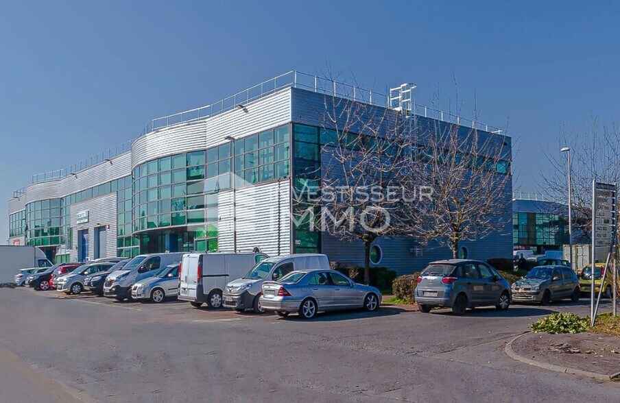 Light Industrial in Valenton to rent - Building Photo - Image 1 of 1