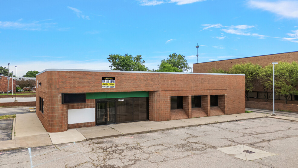 19601 Vernier Rd, Harper Woods, MI for sale - Building Photo - Image 1 of 7