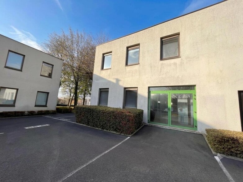 Rue Le Corbusier, Créteil to rent - Building Photo - Image 2 of 3
