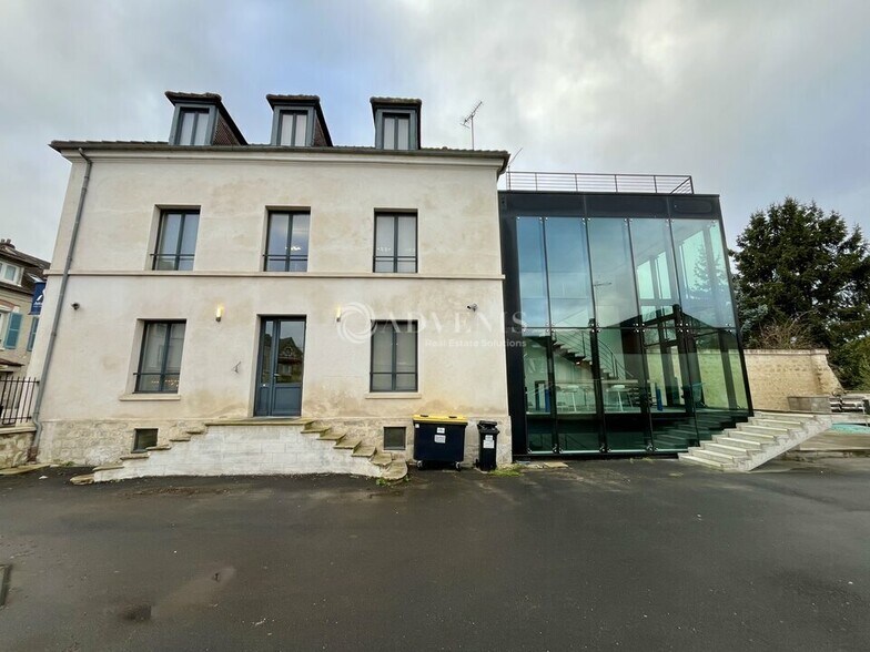 67 Avenue Des Bonshommes, L'Isle-Adam to rent - Building Photo - Image 1 of 12