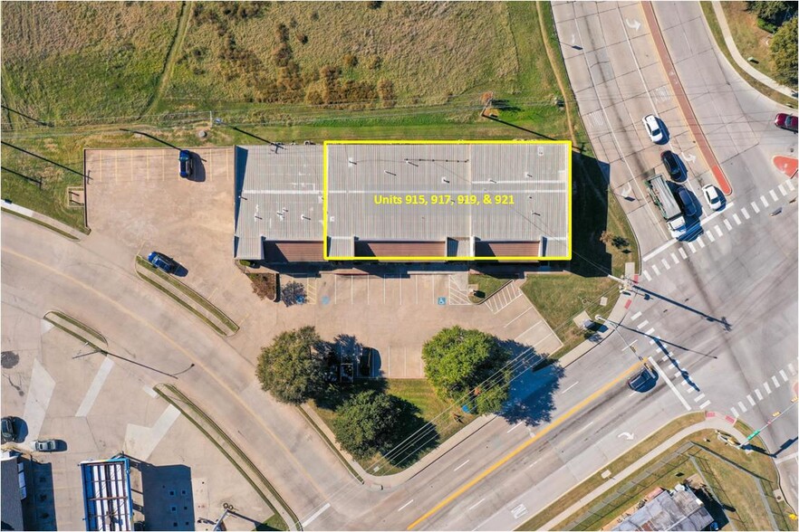 915-921 N Mill St, Lewisville, TX for sale - Building Photo - Image 2 of 29