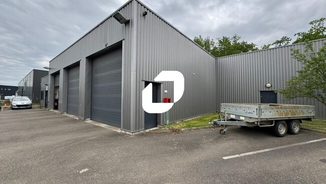 Location Local d'activités 400 m²