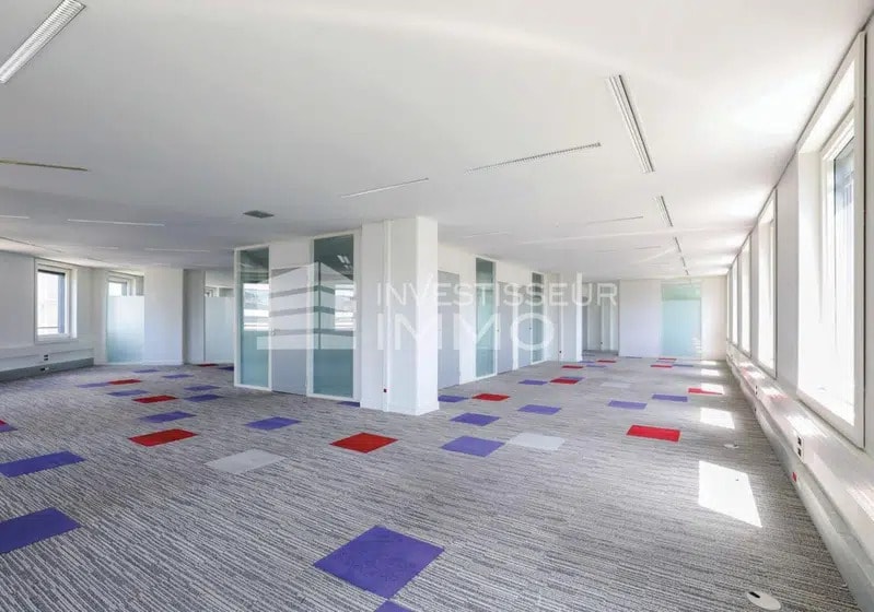 Office in Puteaux for sale Interior Photo- Image 1 of 4