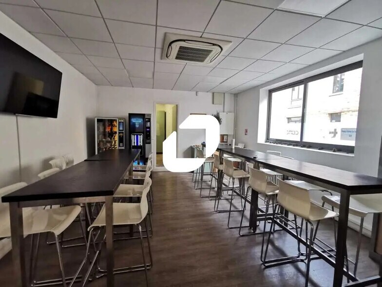 47-49 Rue De La Vanne, Montrouge to rent - Building Photo - Image 3 of 57