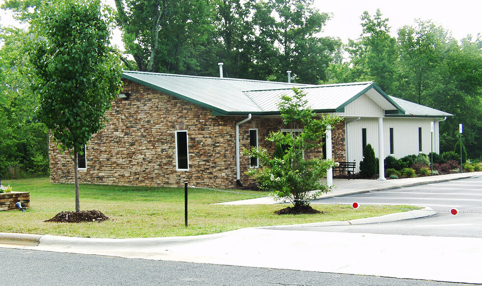 818 Corporate Cir, Salisbury, NC for sale - Primary Photo - Image 1 of 1