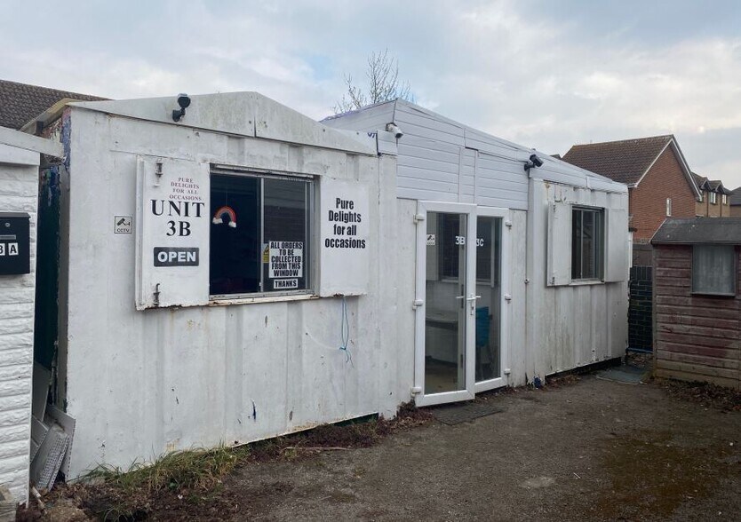 3C Station Rd, East Preston for sale - Primary Photo - Image 1 of 1