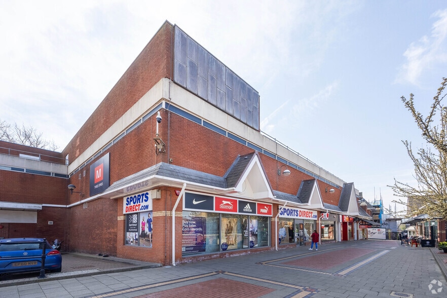 Gresley Row, Lichfield to rent - Building Photo - Image 1 of 6