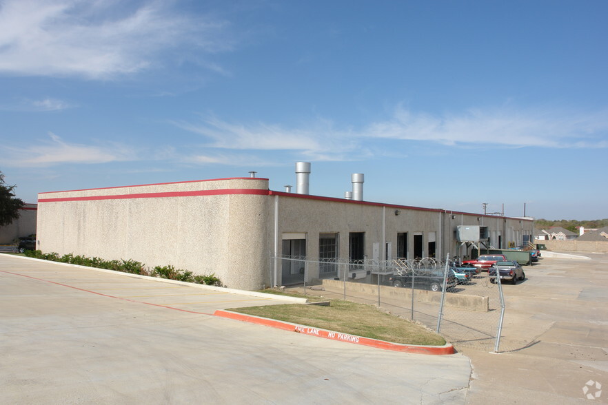 1211-1223 E Avenue J, Grand Prairie, TX for rent - Building Photo - Image 2 of 2