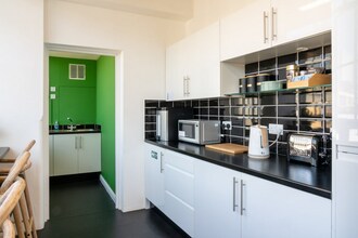 63 Gee St, London to rent Interior Photo- Image 2 of 3