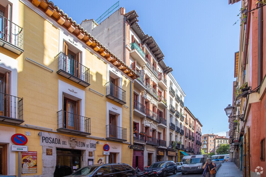 Retail in Madrid, Madrid to rent - Primary Photo - Image 1 of 1