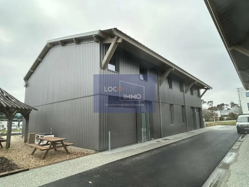 Vente Local d'activités 229 m² - Photo 1